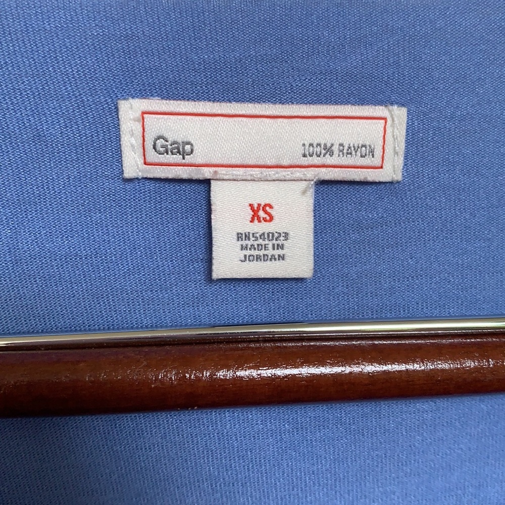 Gap top - Picture 2 of 3